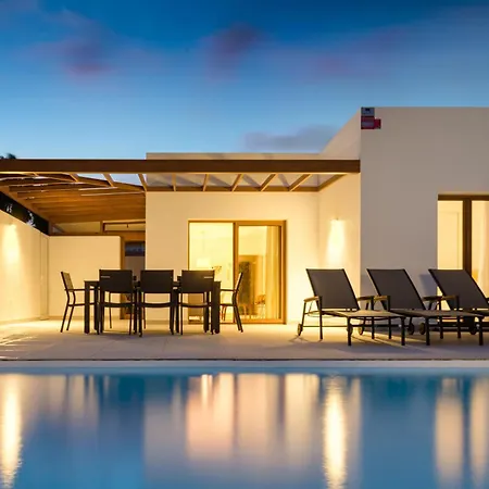 Yaiza - Vipvipvillas 普拉亚布兰卡